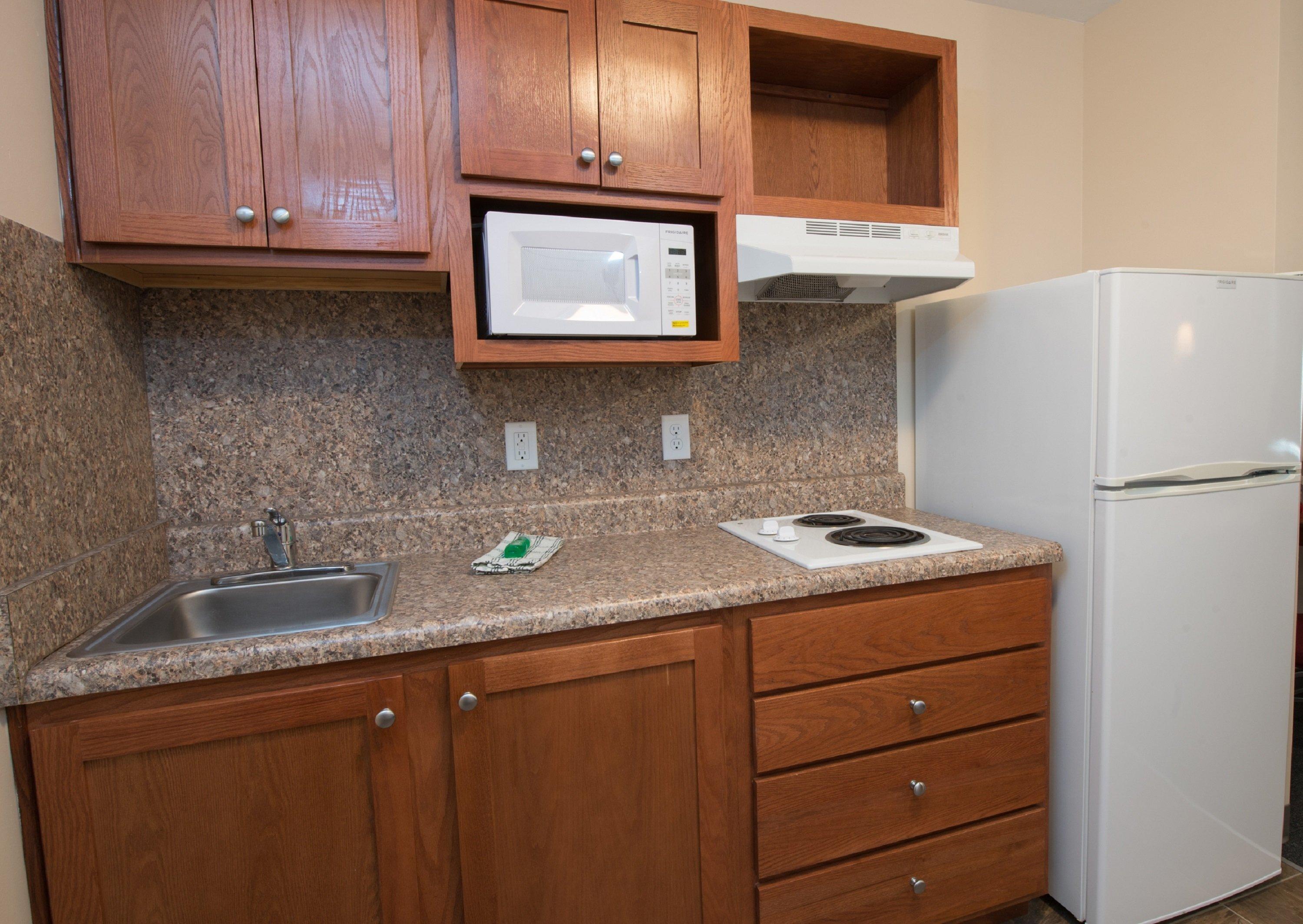 Red Roof Inn & Suites Dickinson Extérieur photo