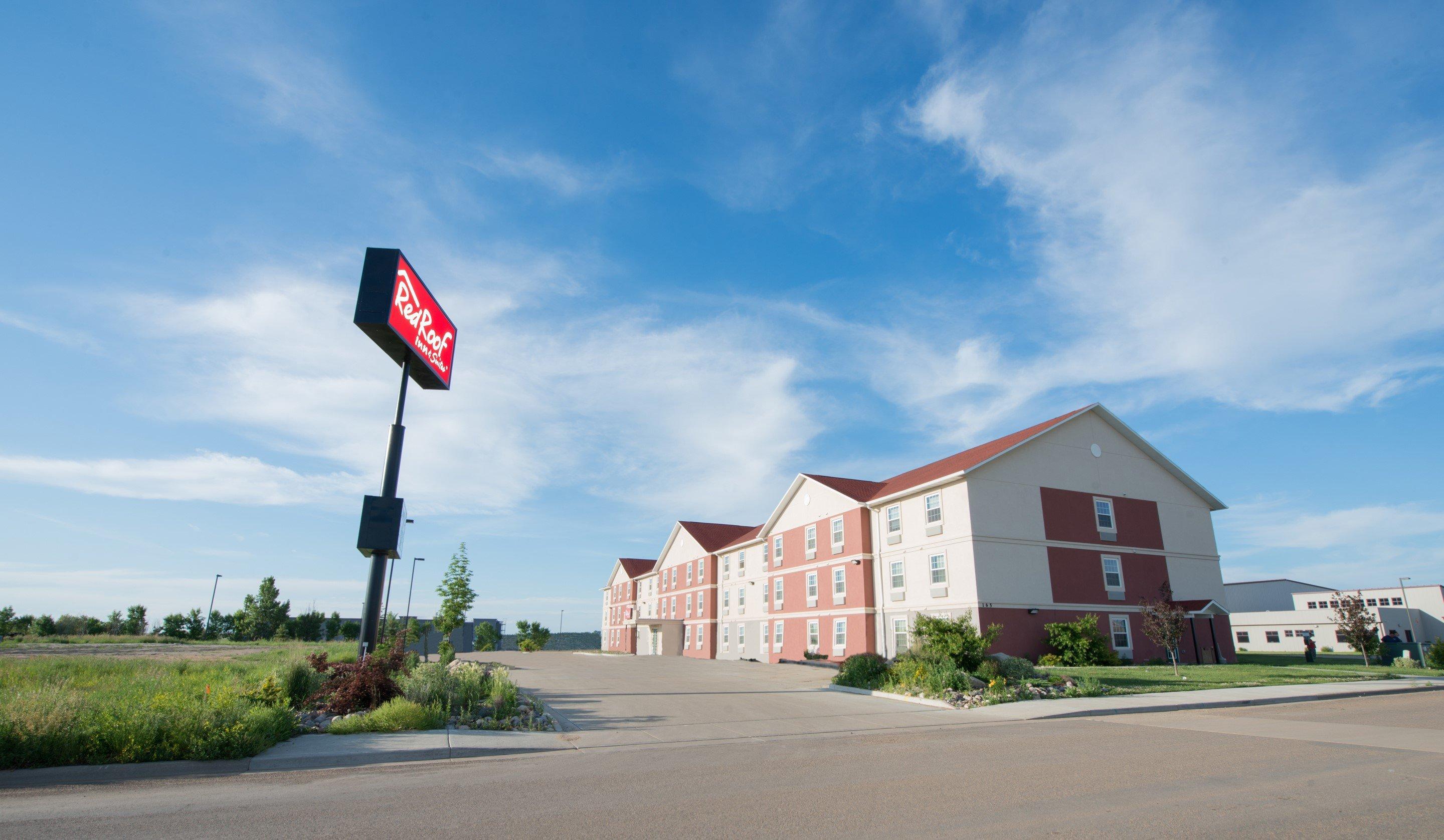 Red Roof Inn & Suites Dickinson Extérieur photo